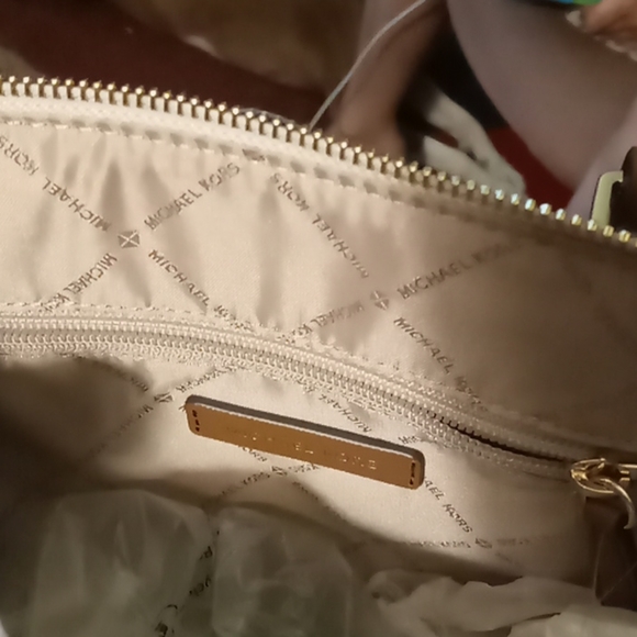 9 Clues Your Michael Kors Purse Is Real (& Spot When It Michael kors purse